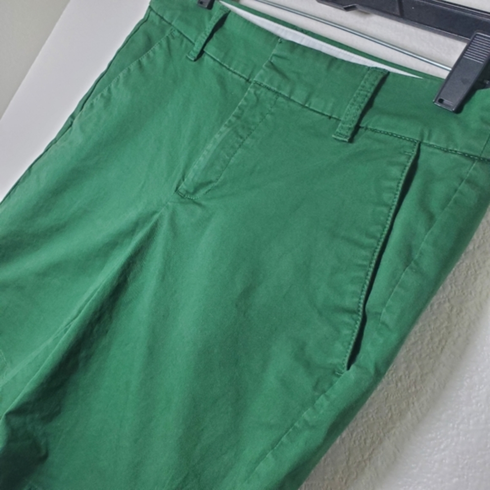 J Crew Women's Green Chino Cotton Shorts with 9‎ Inch Inseam - Picture 3 of 13
